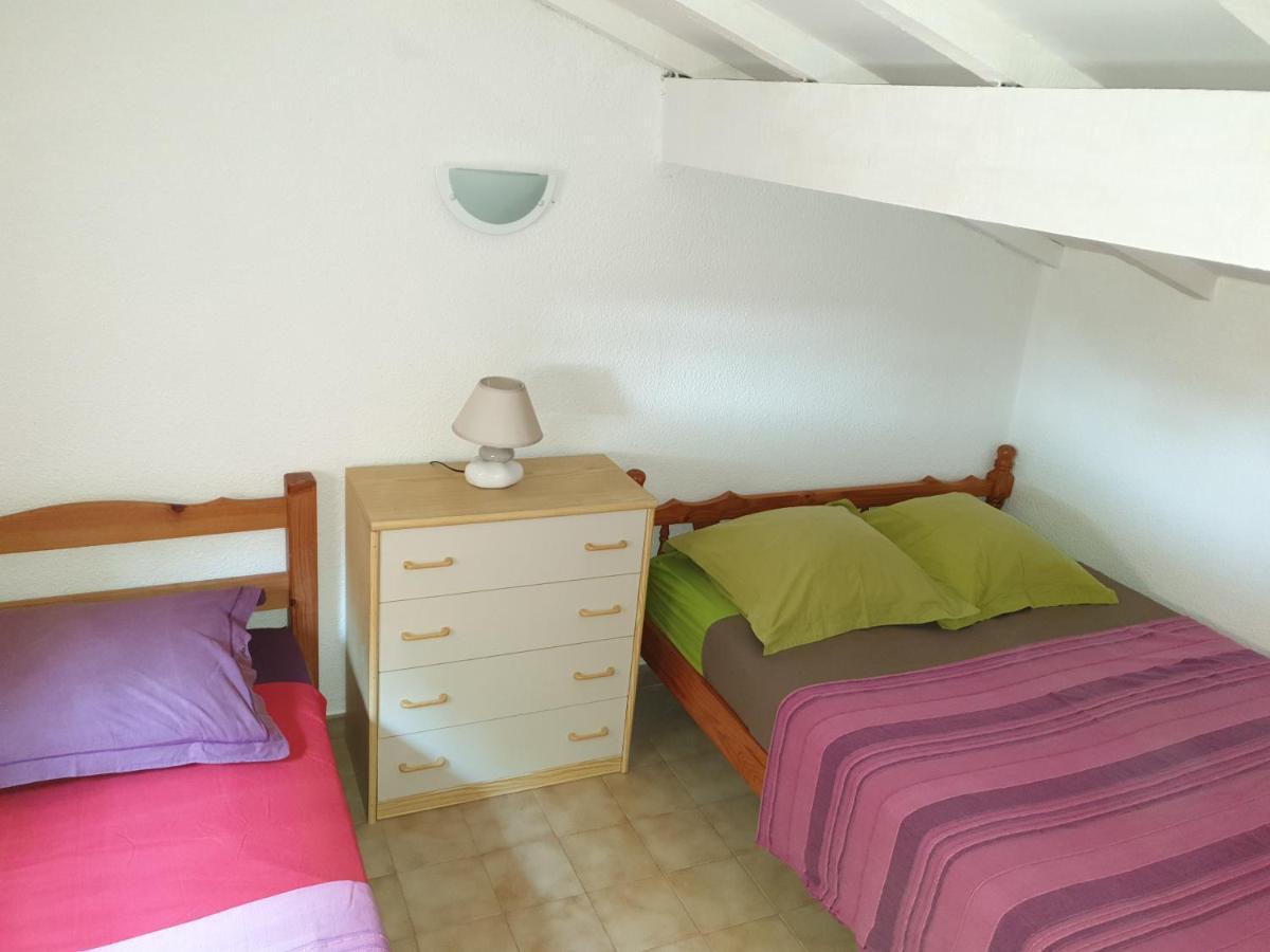 Gites Le Pressoir Vias Exterior photo
