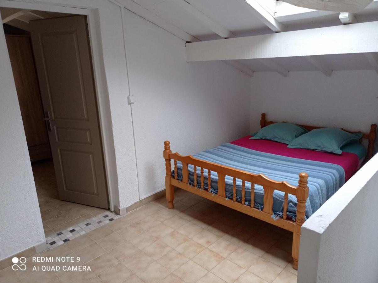 Gites Le Pressoir Vias Exterior photo